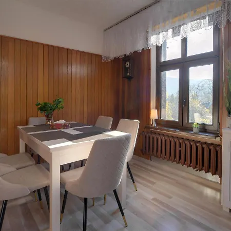 Z Panoramą Szrenicy Apartament *